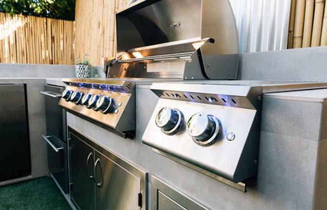 Sizzler Pro and Side Burner Sizzler Pro and Side Burner